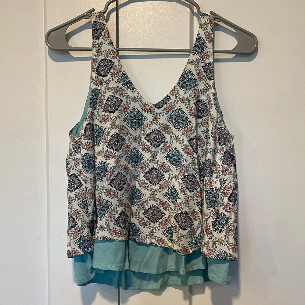 Hollister Patterned V-neck Tank